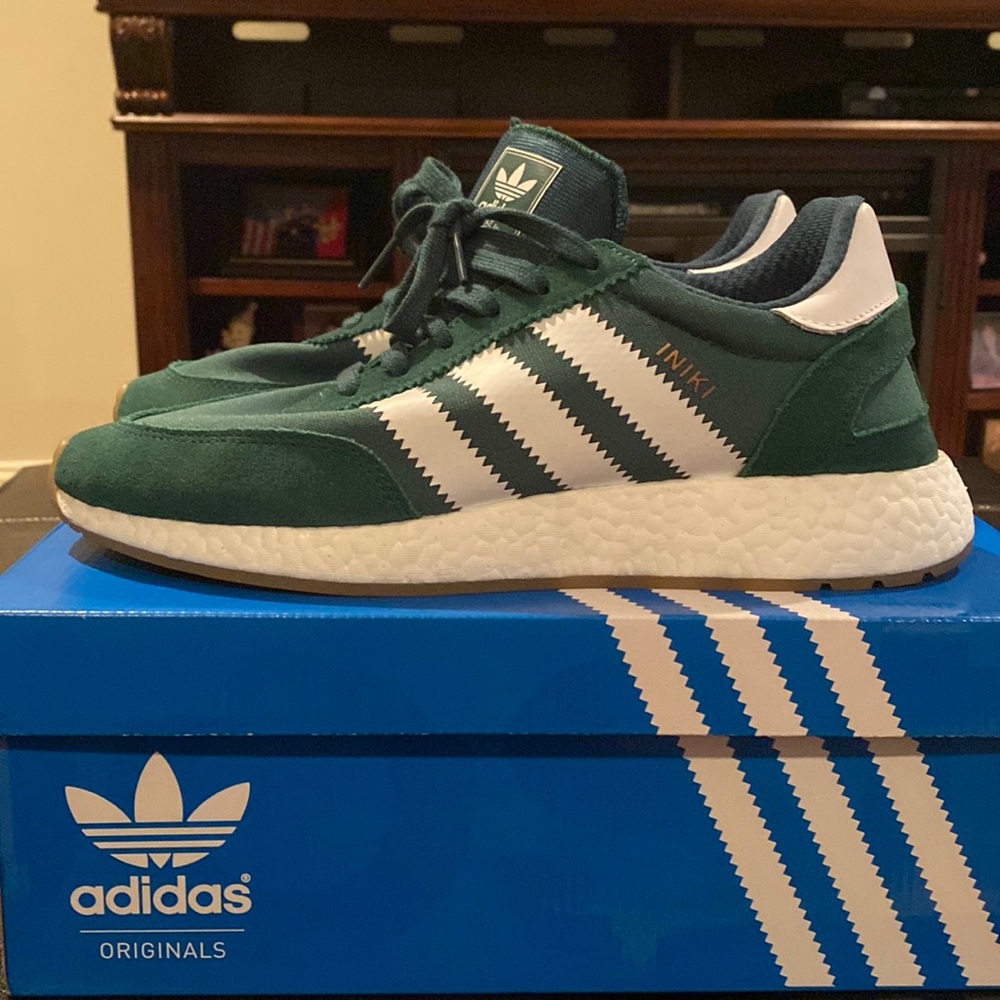 Adidas Sneakers